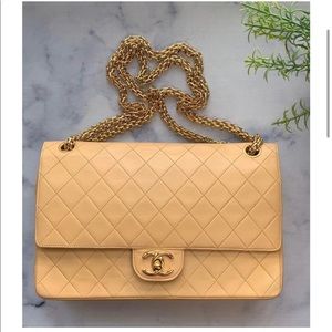 🙀🙀Authentic Vintage beautiful Chanel circa 1991